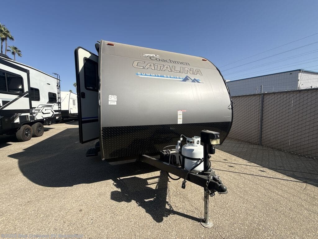 Used 2022 Coachmen Catalina Summit Series 184BHS available in Bakersfield, California