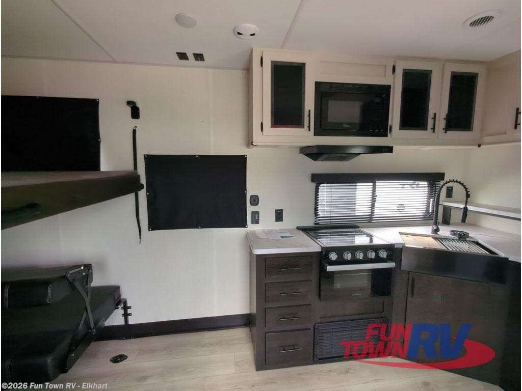 2025 Vengeance Rogue SUT 25SUT by Forest River from Fun Town RV - Elkhart in Elkhart, Indiana