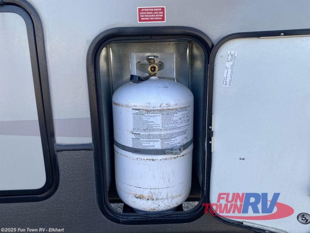 Used 2016 Keystone Sprinter 298FWRLS available in Elkhart, Indiana