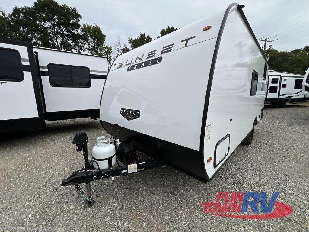 2026 Sunset Trail 17BHS by CrossRoads from Fun Town RV - Elkhart in Elkhart, Indiana