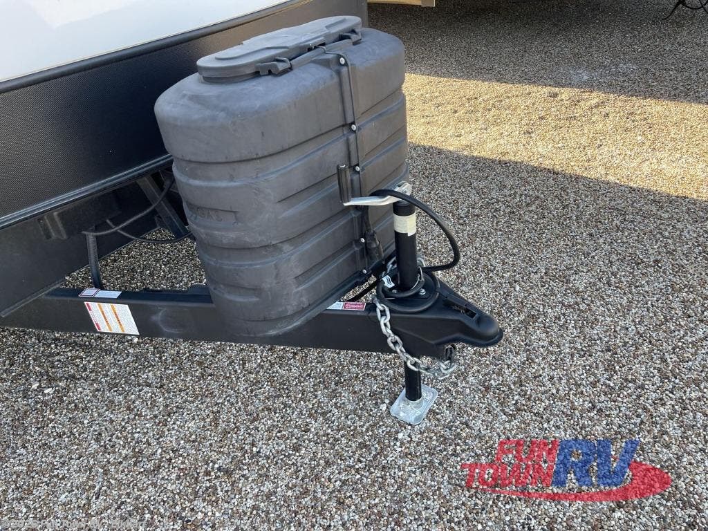 New 2025 CrossRoads Hampton 395BAM available in Elkhart, Indiana