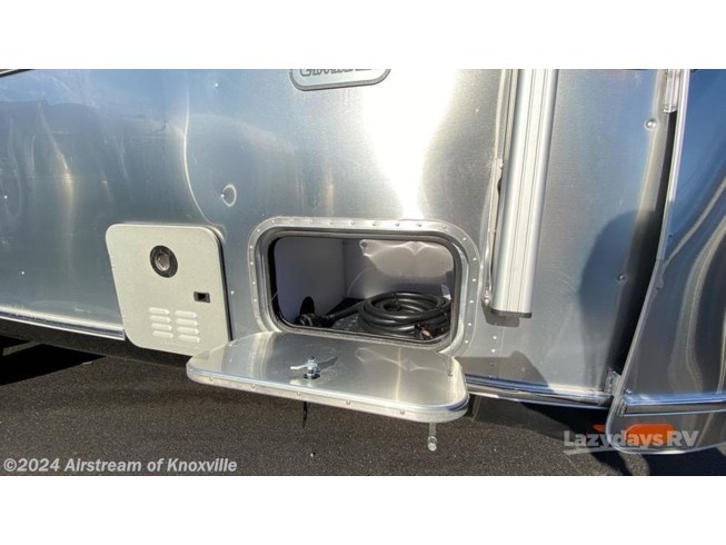 2024 Airstream Globetrotter 25FB - New Travel Trailer For Sale by Airstream of Knoxville in Knoxville, Tennessee