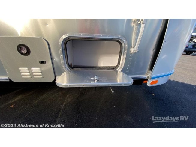 2024 Airstream Flying Cloud 25 FB - New Travel Trailer For Sale by Airstream of Knoxville in Knoxville, Tennessee