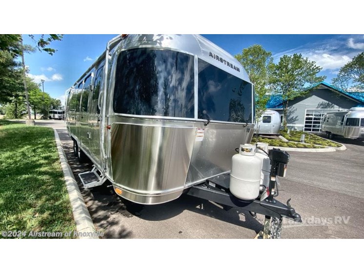 New 2024 Airstream Flying Cloud 28RB Twin available in Knoxville, Tennessee