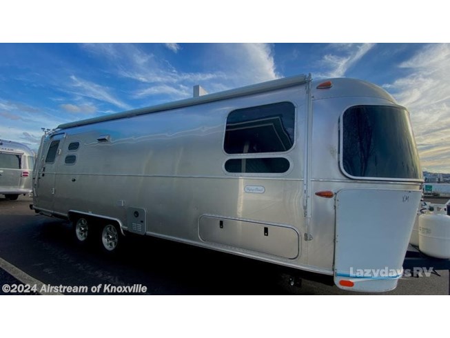 New 2024 Airstream Flying Cloud 27FB available in Knoxville, Tennessee