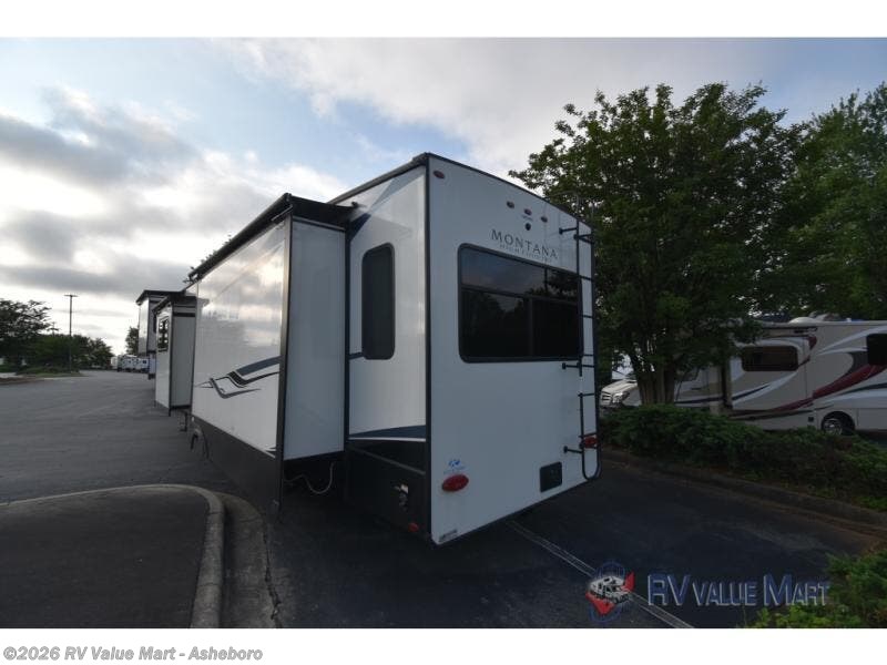 Used 2023 Keystone Montana High Country 385BR available in Franklinville, North Carolina