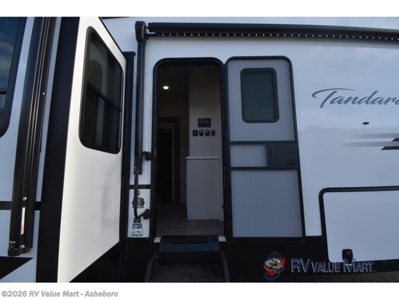 New 2026 East to West Tandara 295RL available in Franklinville, North Carolina