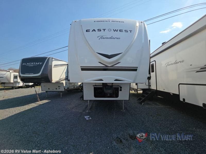 New 2026 East to West Tandara 387BH available in Franklinville, North Carolina