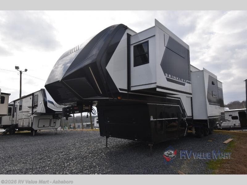 2024 Brinkley RV Model G 3500 - Used Fifth Wheel For Sale by RV Value Mart - Asheboro in Franklinville, North Carolina features Slideout