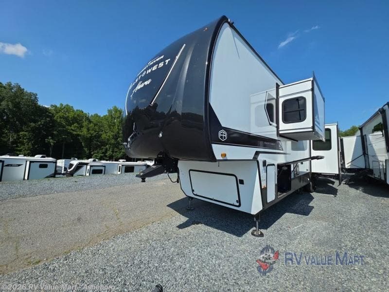 New 2027 East to West Ahara 395FB available in Franklinville, North Carolina