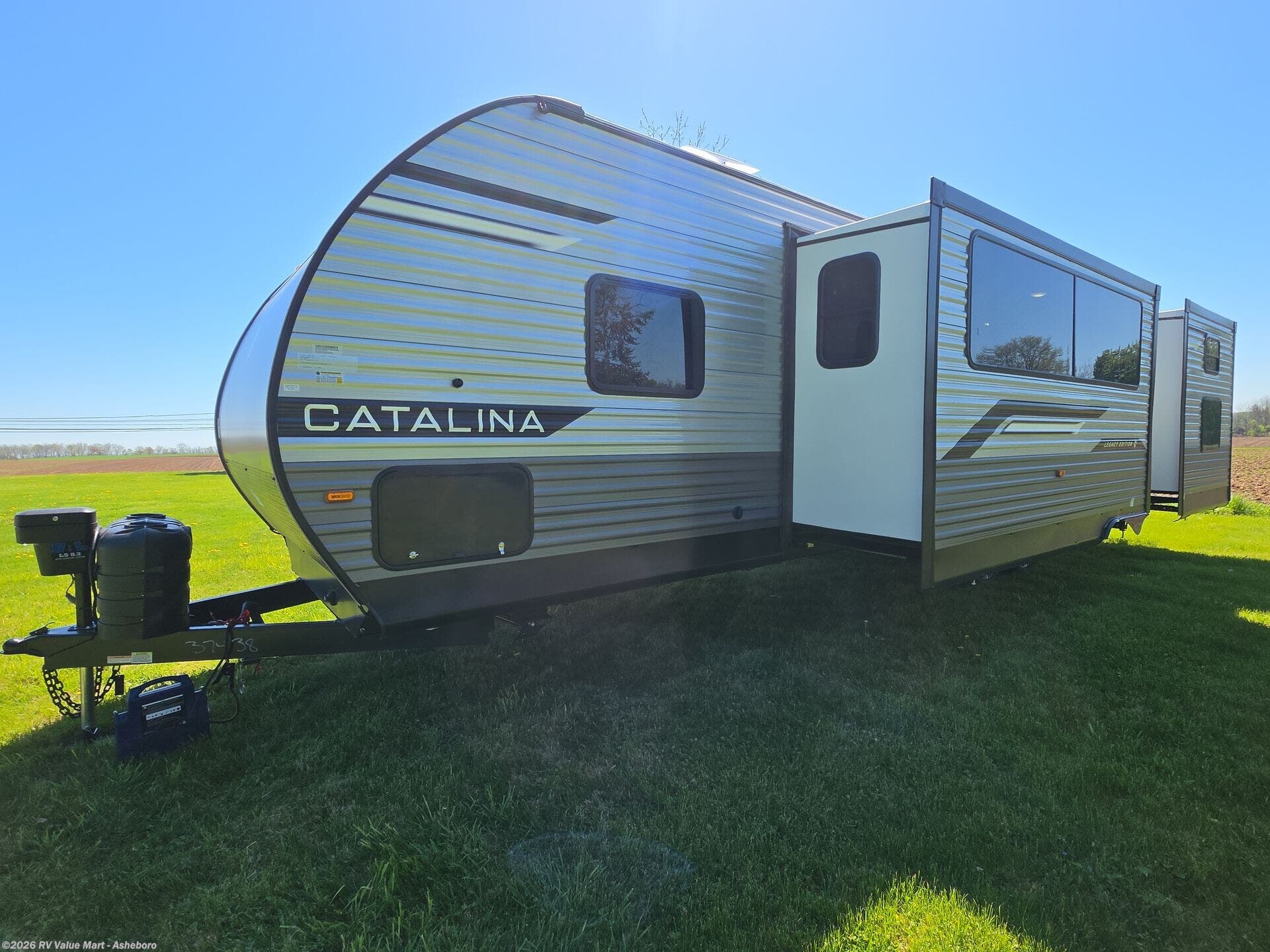 2026 Coachmen Catalina Legacy Edition 323BHDSCK - New Travel Trailer For Sale by RV Value Mart - Asheboro in Franklinville, North Carolina