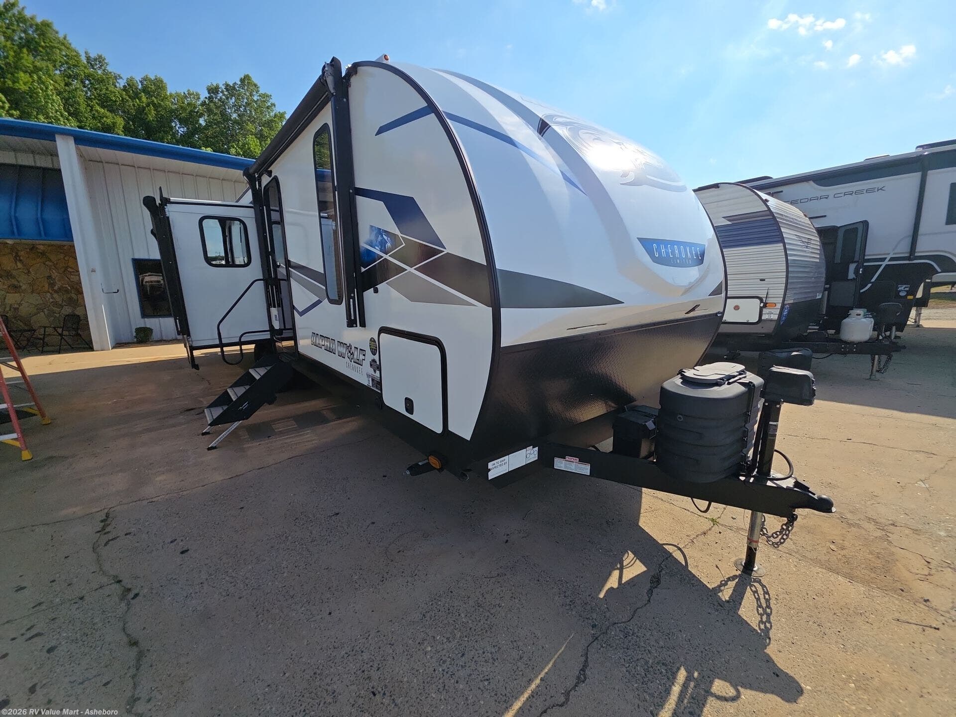 2024 Forest River Cherokee Alpha Wolf 26RL-L - Used Travel Trailer For Sale by RV Value Mart - Asheboro in Franklinville, North Carolina