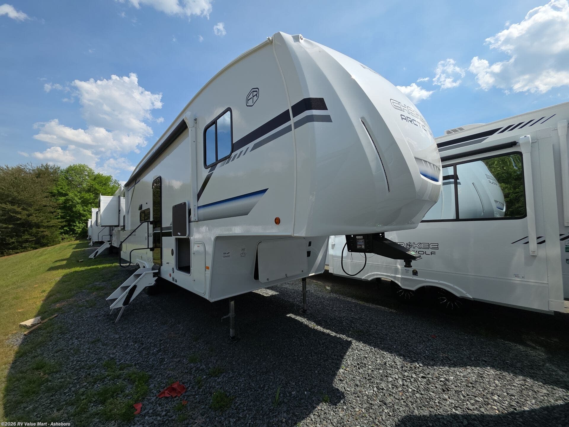 2026 Forest River Cherokee Arctic Wolf 285OPT - New Fifth Wheel For Sale by RV Value Mart - Asheboro in Franklinville, North Carolina