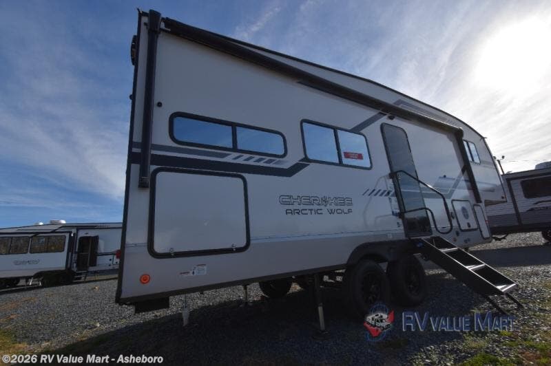 New 2025 Forest River Cherokee Arctic Wolf 23MLE available in Franklinville, North Carolina