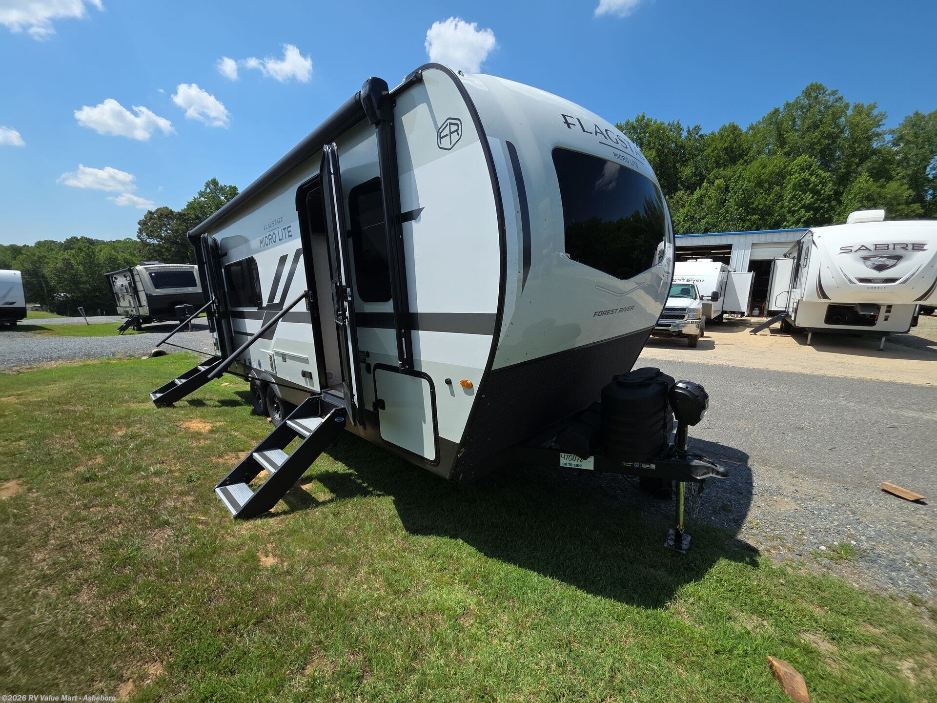 2027 Forest River Flagstaff Micro Lite 25SRK - New Travel Trailer For Sale by RV Value Mart - Asheboro in Franklinville, North Carolina