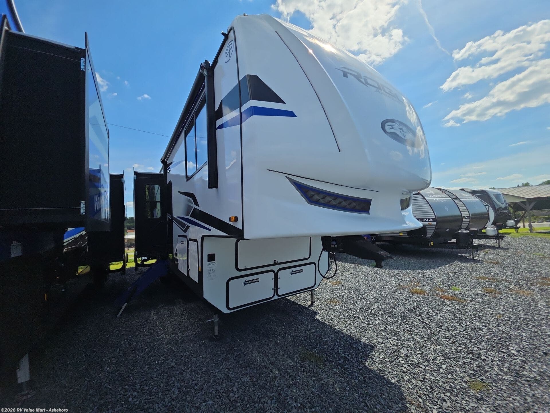 2026 Forest River Vengeance Rogue Armored 341GS11 - New Fifth Wheel For Sale by RV Value Mart - Asheboro in Franklinville, North Carolina