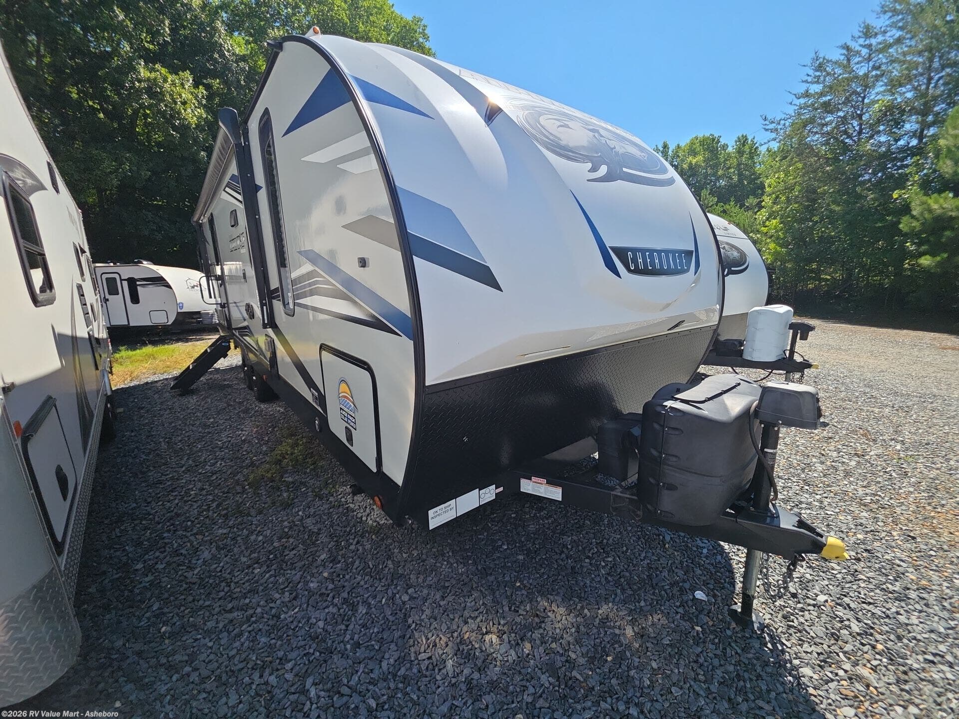 2022 Forest River Cherokee Alpha Wolf 26RBL - Used Travel Trailer For Sale by RV Value Mart - Asheboro in Franklinville, North Carolina