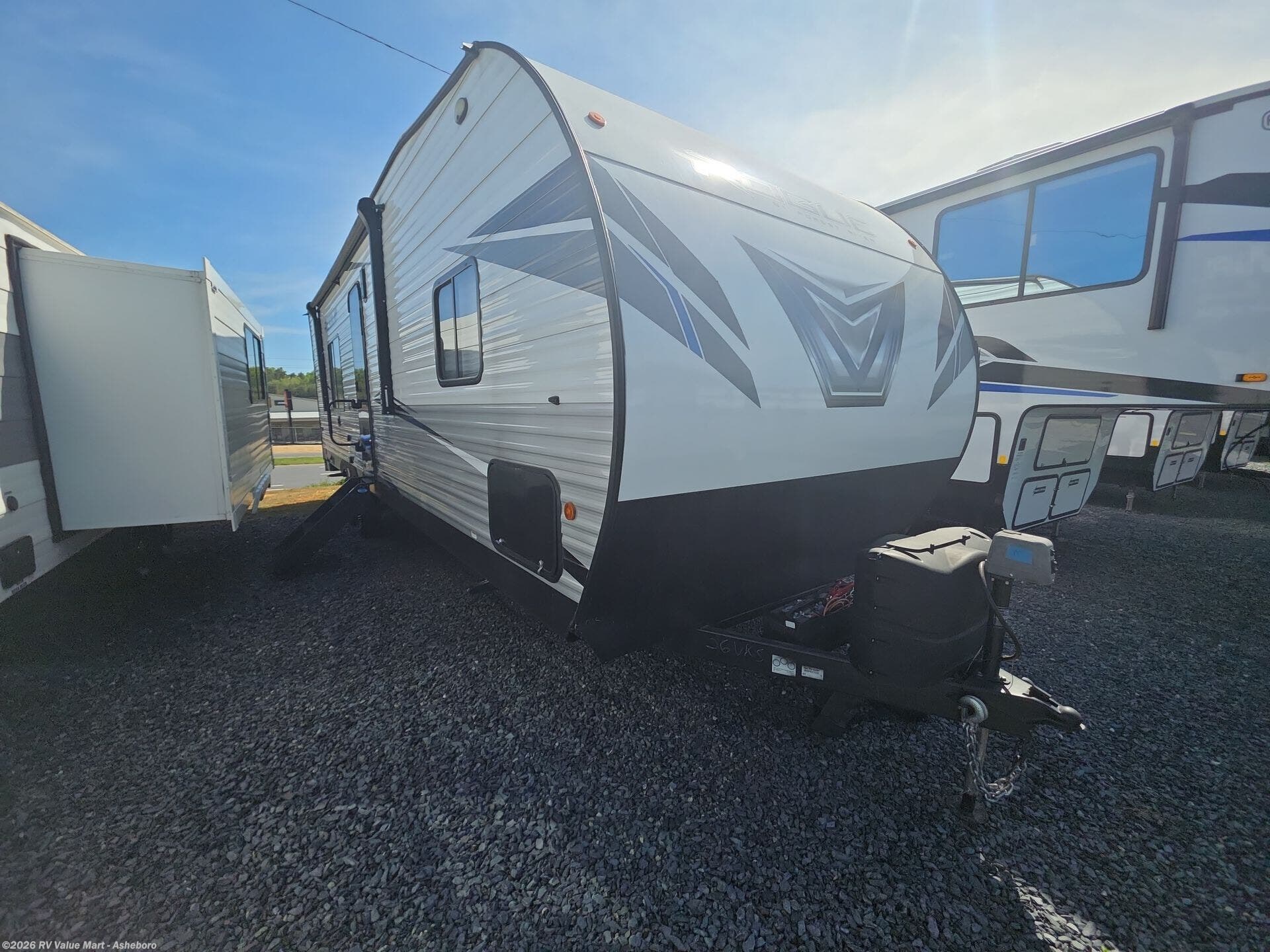 2022 Forest River Vengeance Rogue 26VKS - Used Travel Trailer For Sale by RV Value Mart - Asheboro in Franklinville, North Carolina