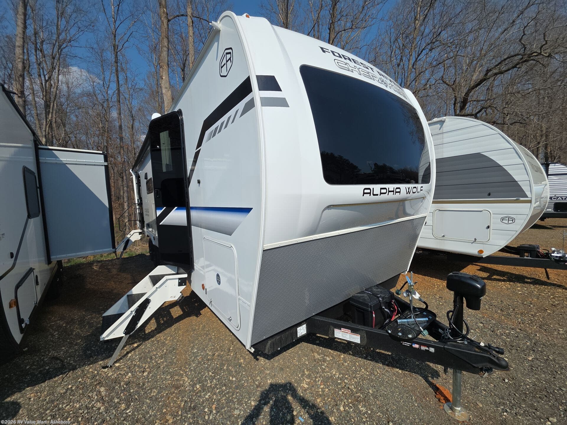 2026 Forest River Cherokee Alpha Wolf 29DCB - New Travel Trailer For Sale by RV Value Mart - Asheboro in Franklinville, North Carolina