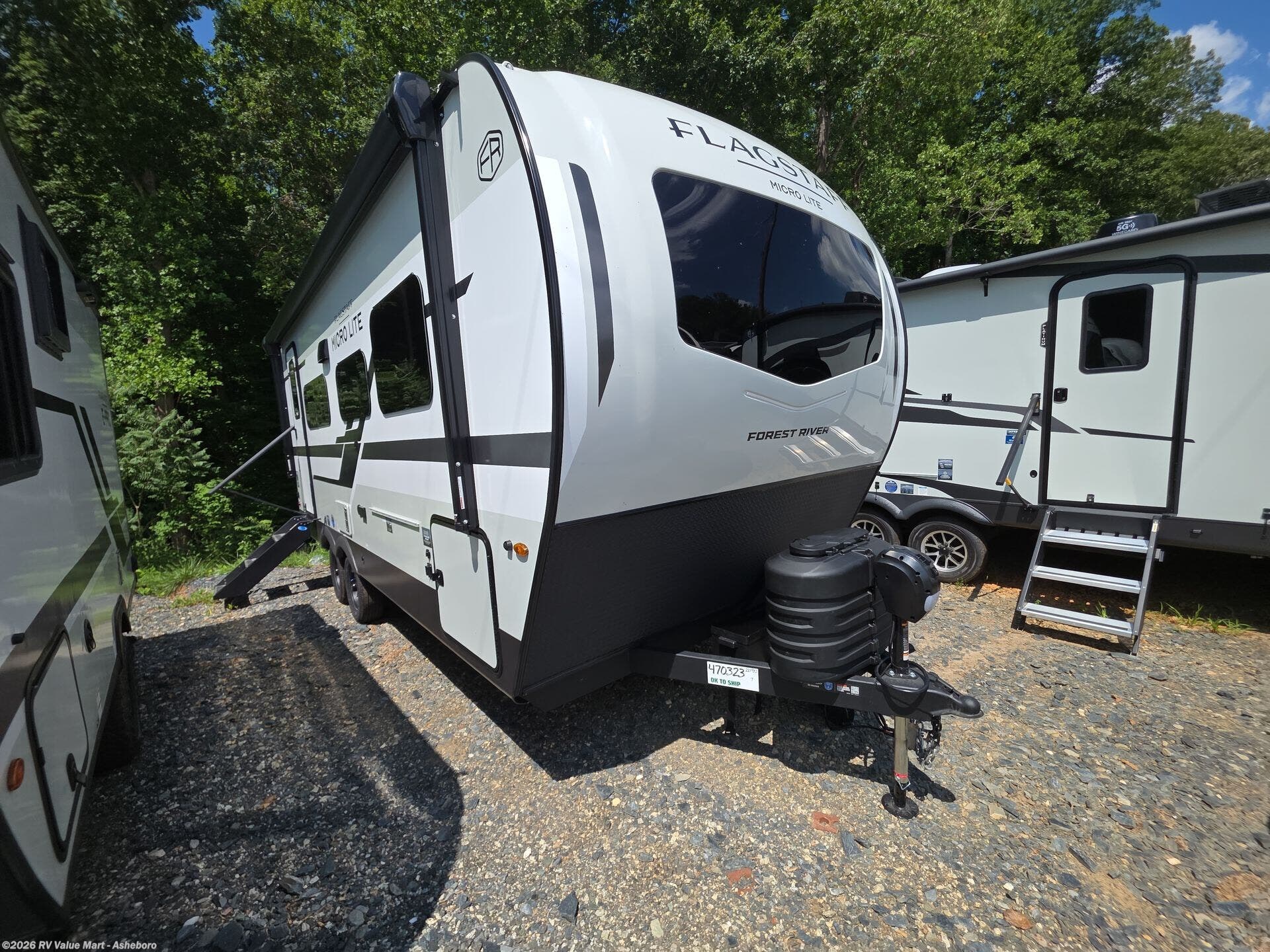 2027 Forest River Flagstaff Micro Lite 22FBS - New Travel Trailer For Sale by RV Value Mart - Asheboro in Franklinville, North Carolina