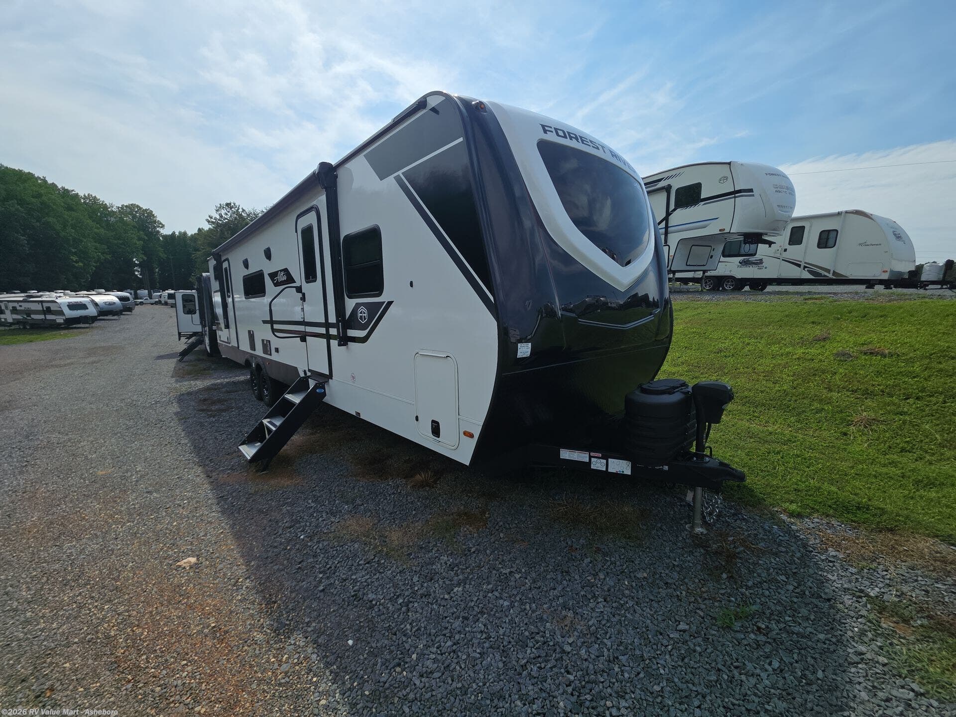 2027 East to West Alta 3150KBH - New Travel Trailer For Sale by RV Value Mart - Asheboro in Franklinville, North Carolina