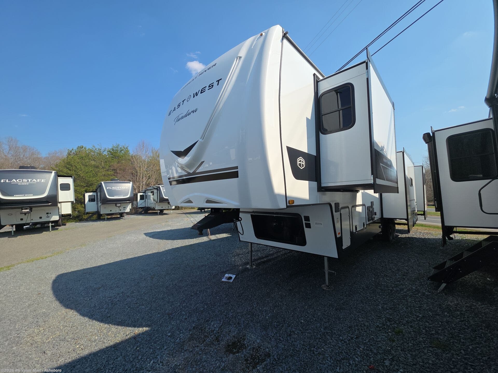 New 2026 East to West Tandara 387BH available in Franklinville, North Carolina