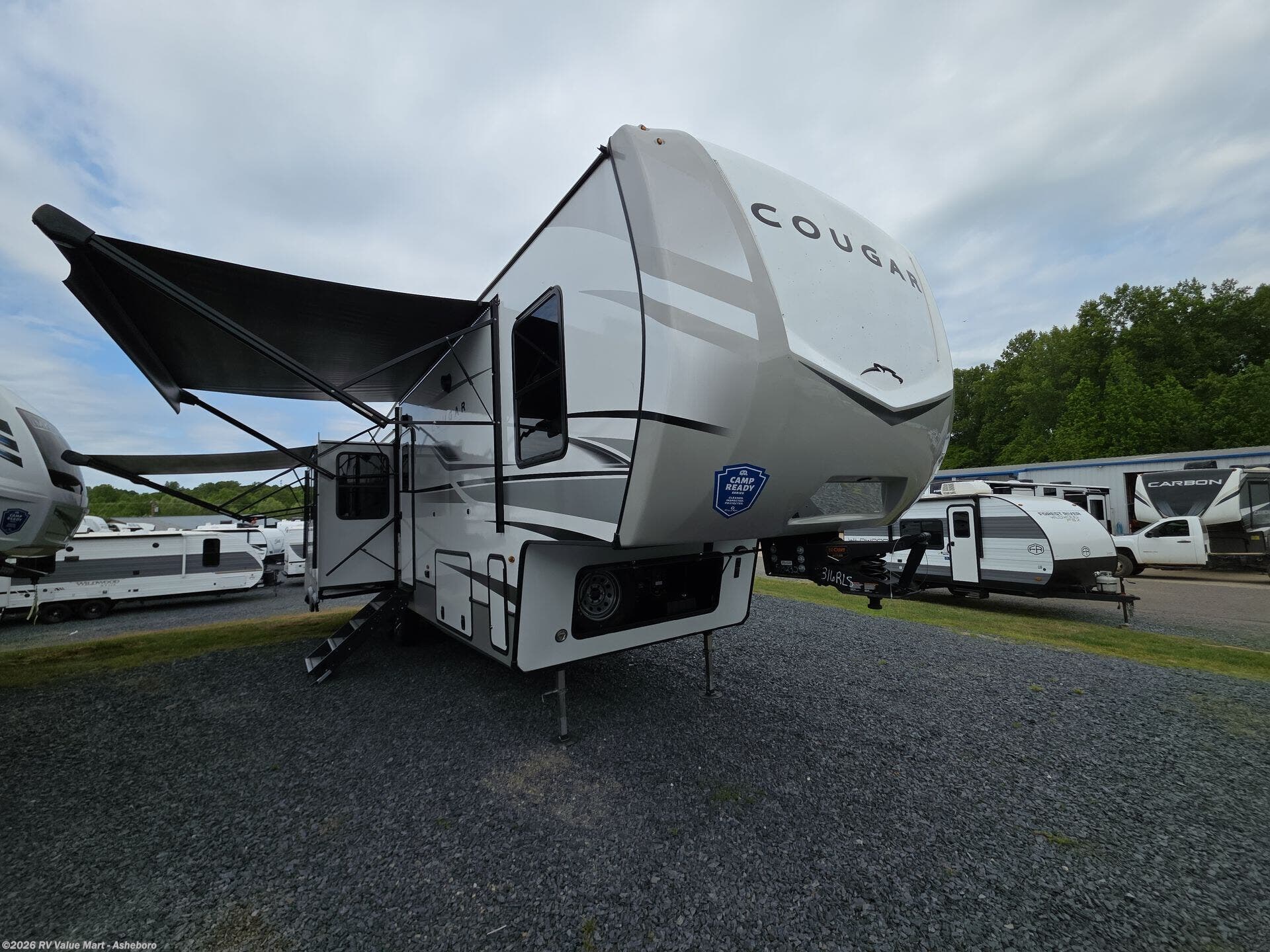 2025 Keystone Cougar 316RLS - Used Fifth Wheel For Sale by RV Value Mart - Asheboro in Franklinville, North Carolina