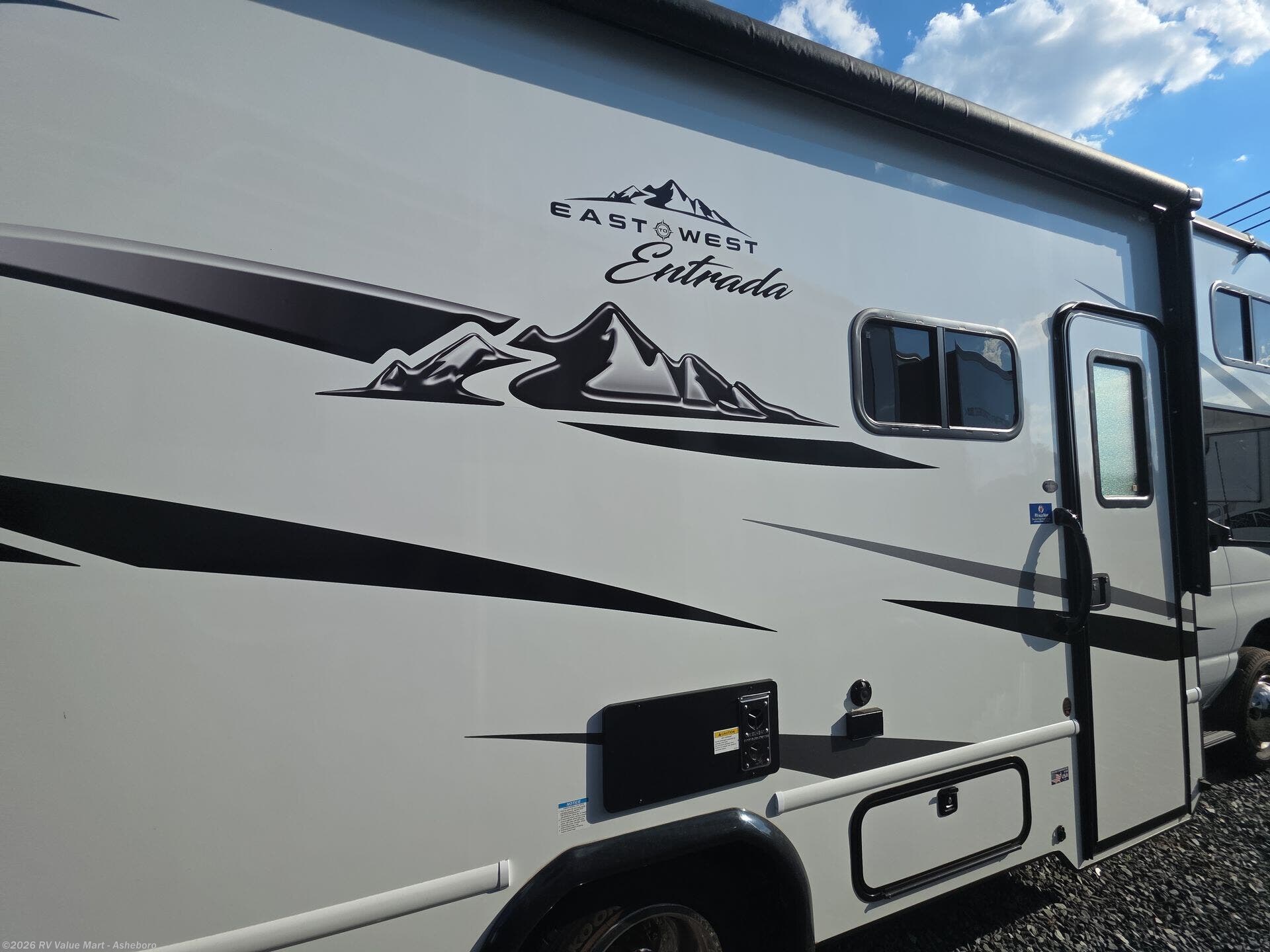 2026 East to West Entrada 2200S - Used Class C For Sale by RV Value Mart - Asheboro in Franklinville, North Carolina