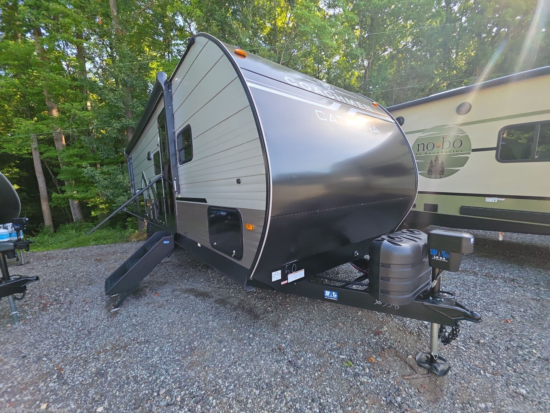 2027 Coachmen Catalina Legacy Edition 273DBHCKLE - New Travel Trailer For Sale by RV Value Mart - Asheboro in Franklinville, North Carolina