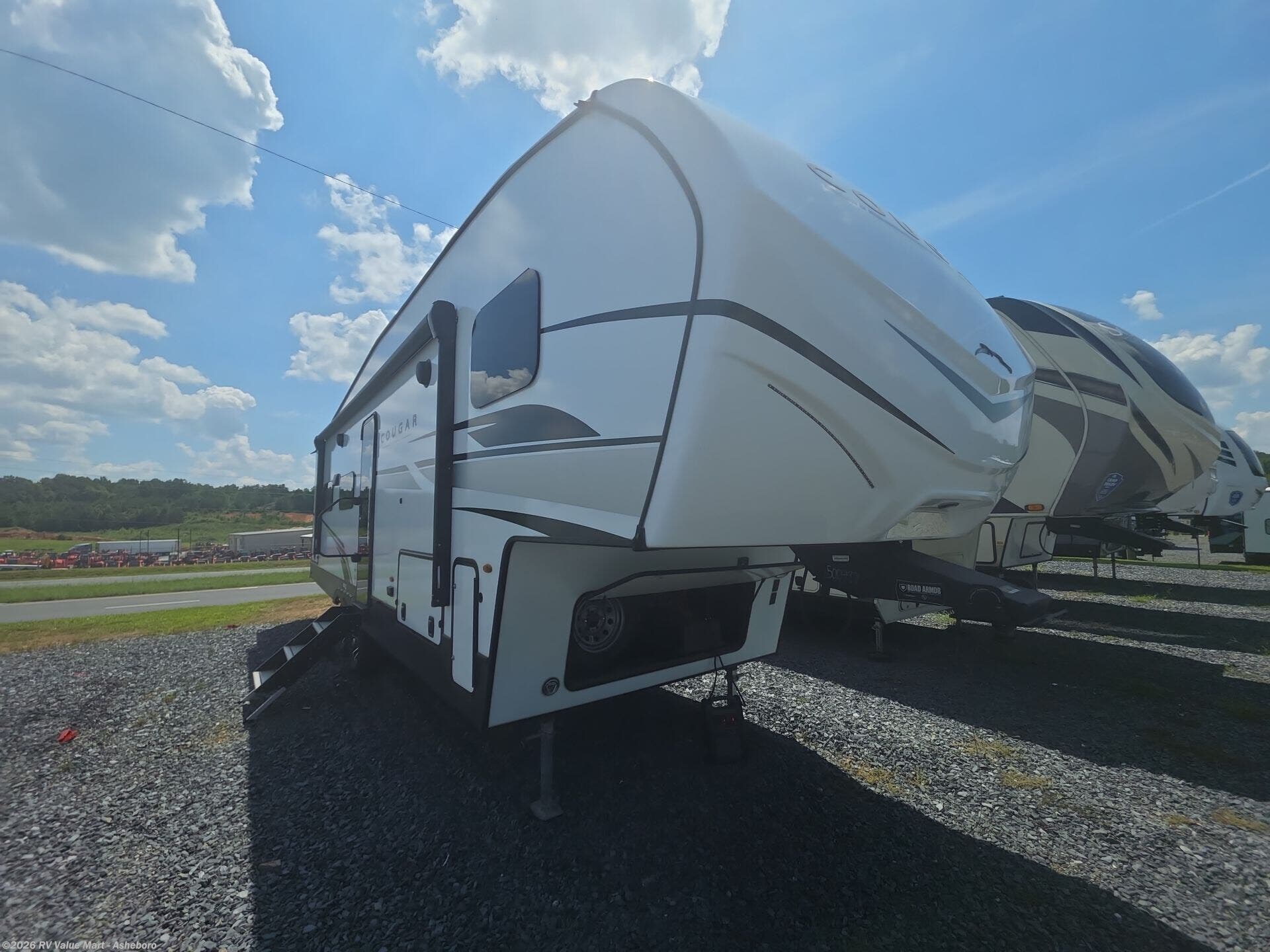 2025 Keystone Cougar 2700BH - Used Fifth Wheel For Sale by RV Value Mart - Asheboro in Franklinville, North Carolina