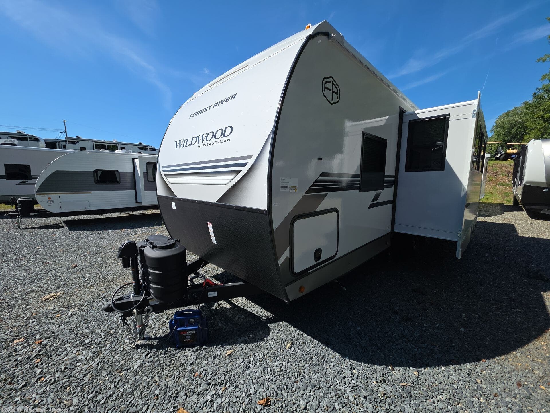 New 2027 Forest River Wildwood Heritage Glen Hyper- Lyte 255RBHL available in Franklinville, North Carolina