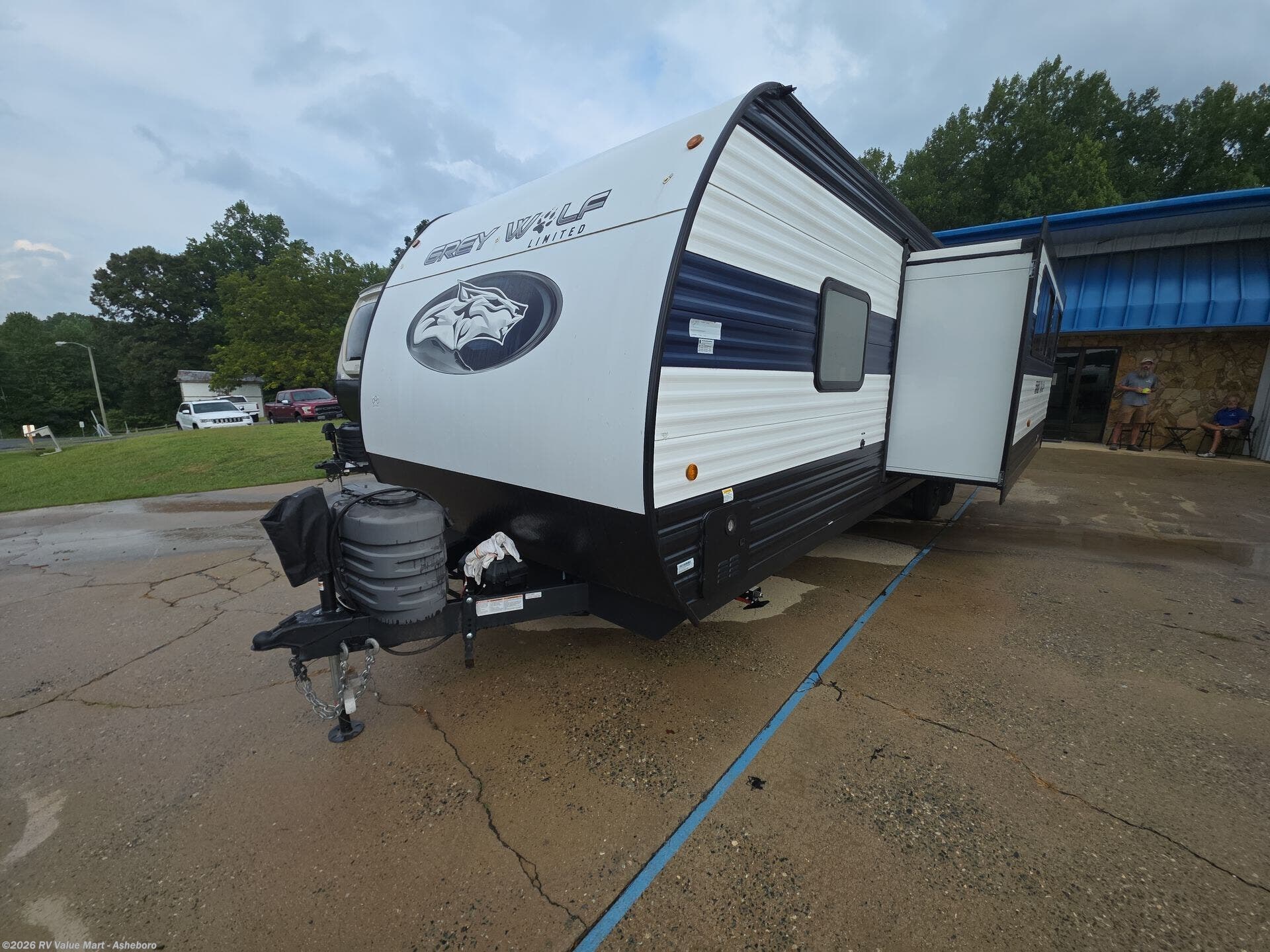 Used 2024 Forest River GREY WOLF GREY WOLF 27DBH available in Franklinville, North Carolina