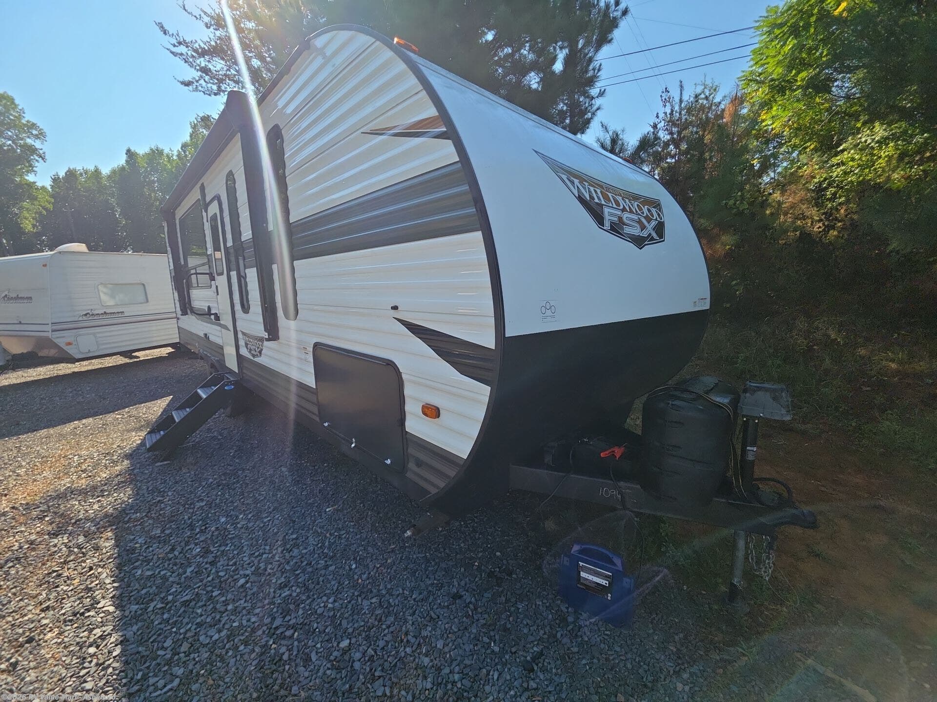 2023 Forest River Wildwood FSX 265RTK - Used Travel Trailer For Sale by RV Value Mart - Asheboro in Franklinville, North Carolina