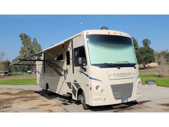 2018 Winnebago Vista, featuring 660W solar charger, Victron solar controller, 210Ah Lithium house battery.