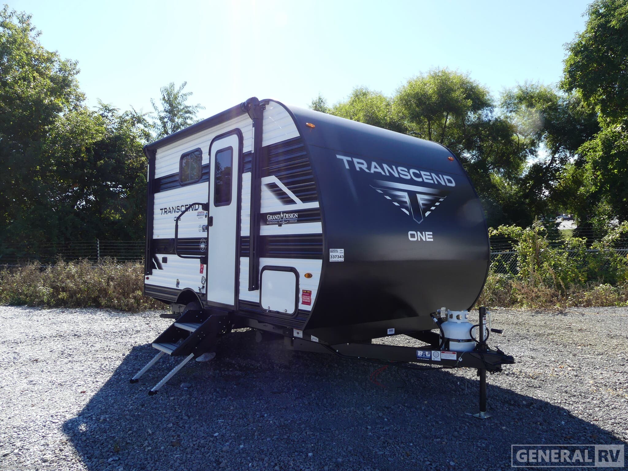 2026 Grand Design TRANSCEND-ONE 131DL - New Travel Trailer For Sale by General RV Center in West Chester, Pennsylvania
