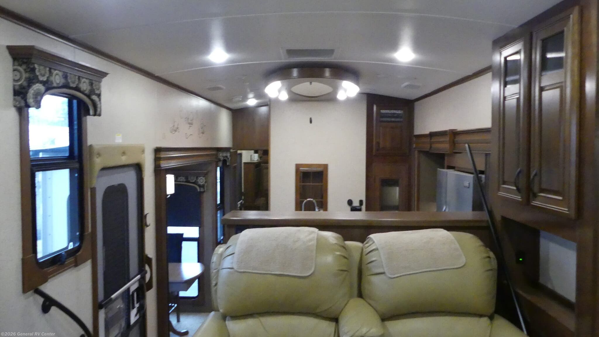 2016 Jayco Pinnacle 38FLSA - Used Fifth Wheel For Sale by General RV Center in West Chester, Pennsylvania