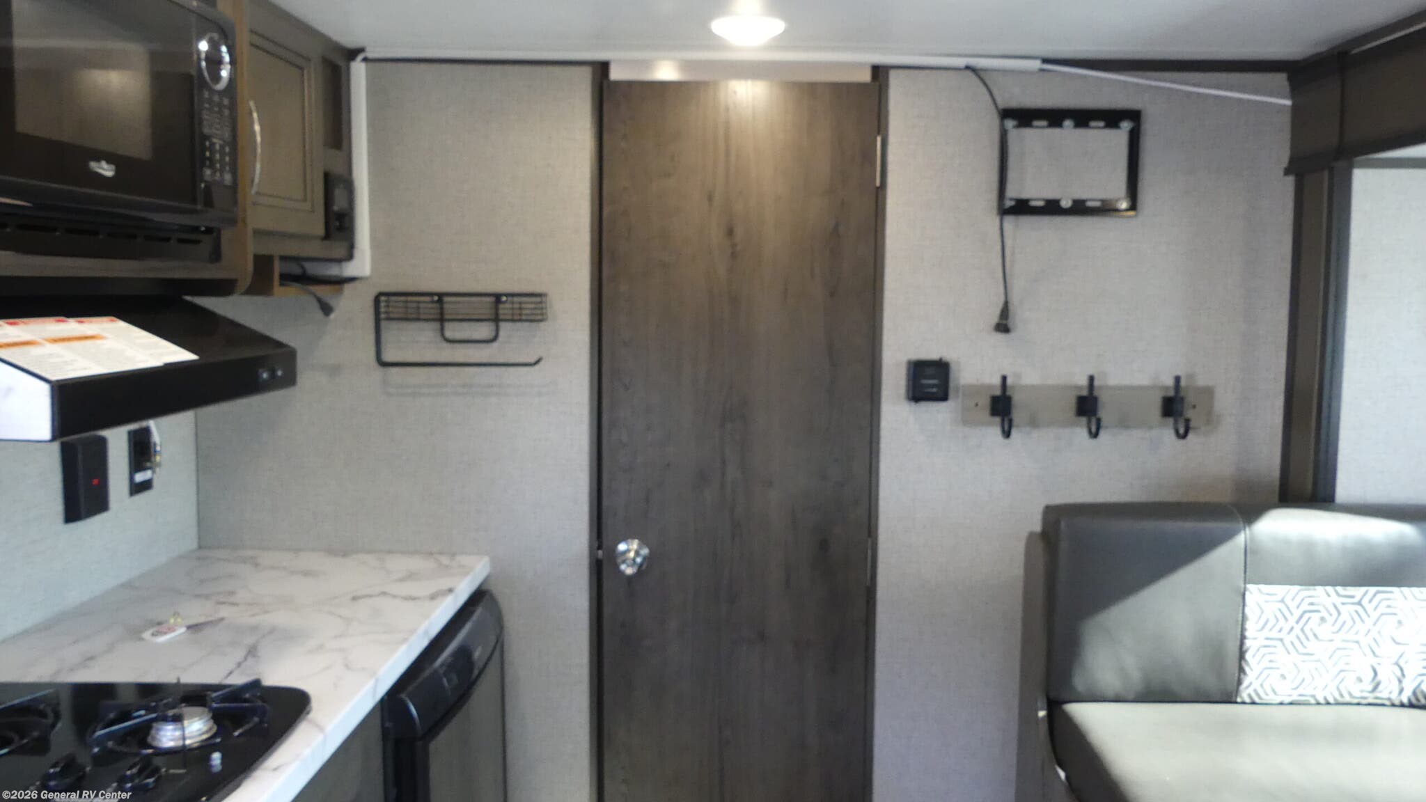 2020 Jayco Jay Flight SLX 7 183RB - Used Travel Trailer For Sale by General RV Center in West Chester, Pennsylvania