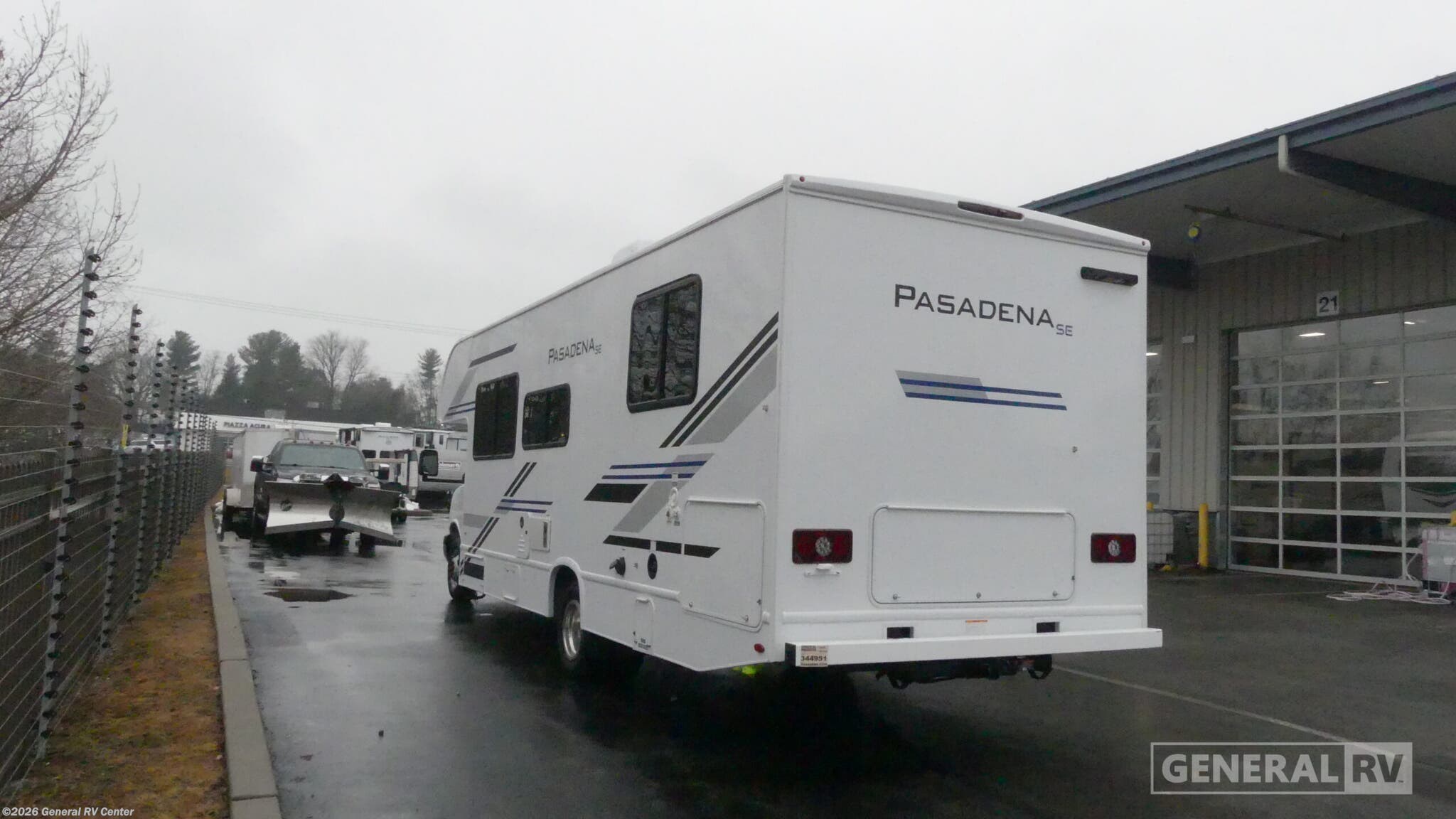 2026 Pasadena SE SZ28 Chevy by Thor Motor Coach from General RV Center in West Chester, Pennsylvania