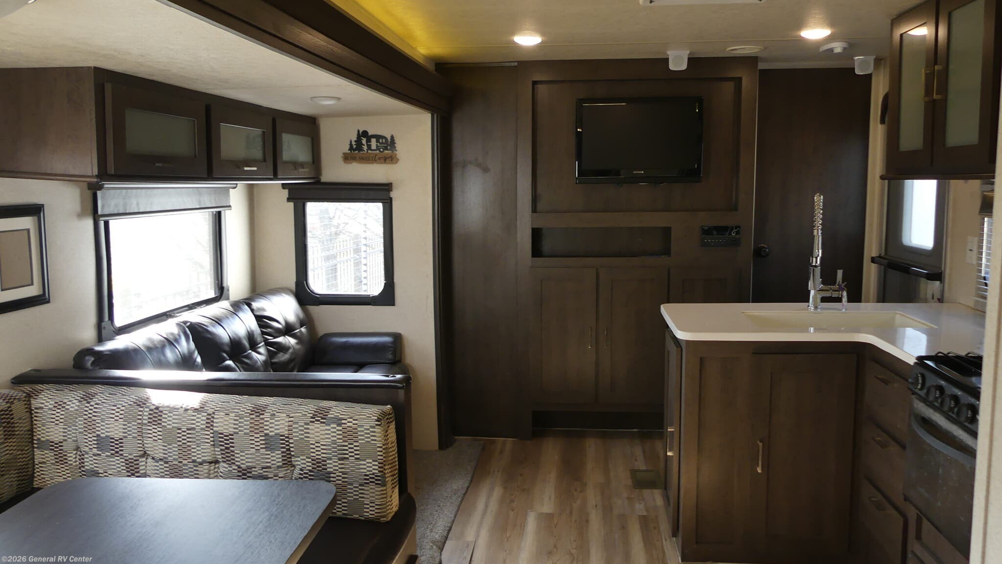 Used 2018 Forest River Wildwood 31KQBTS-3S available in West Chester, Pennsylvania