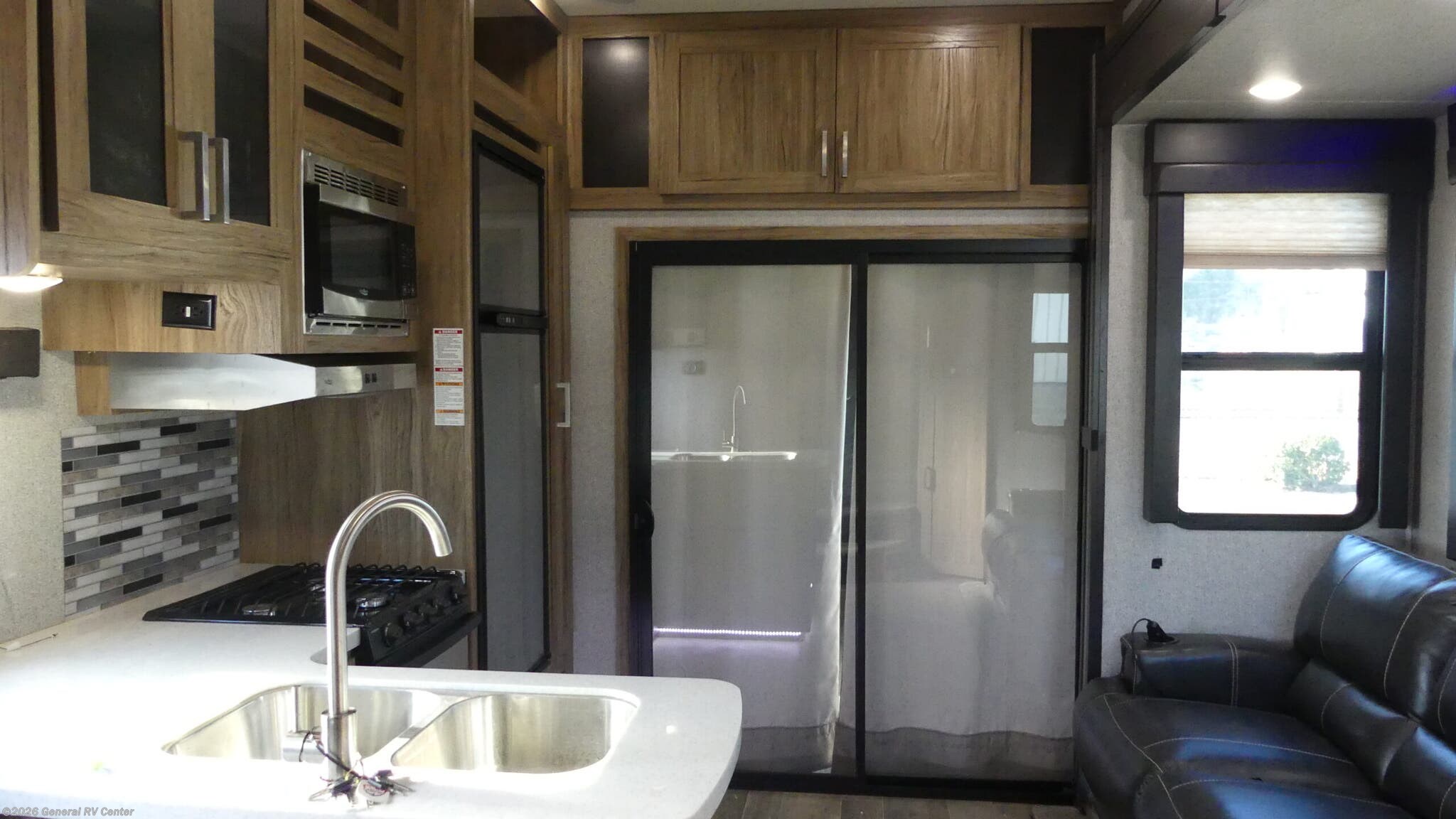 2018 Dutchmen Endurance 3456 - Used Fifth Wheel For Sale by General RV Center in West Chester, Pennsylvania