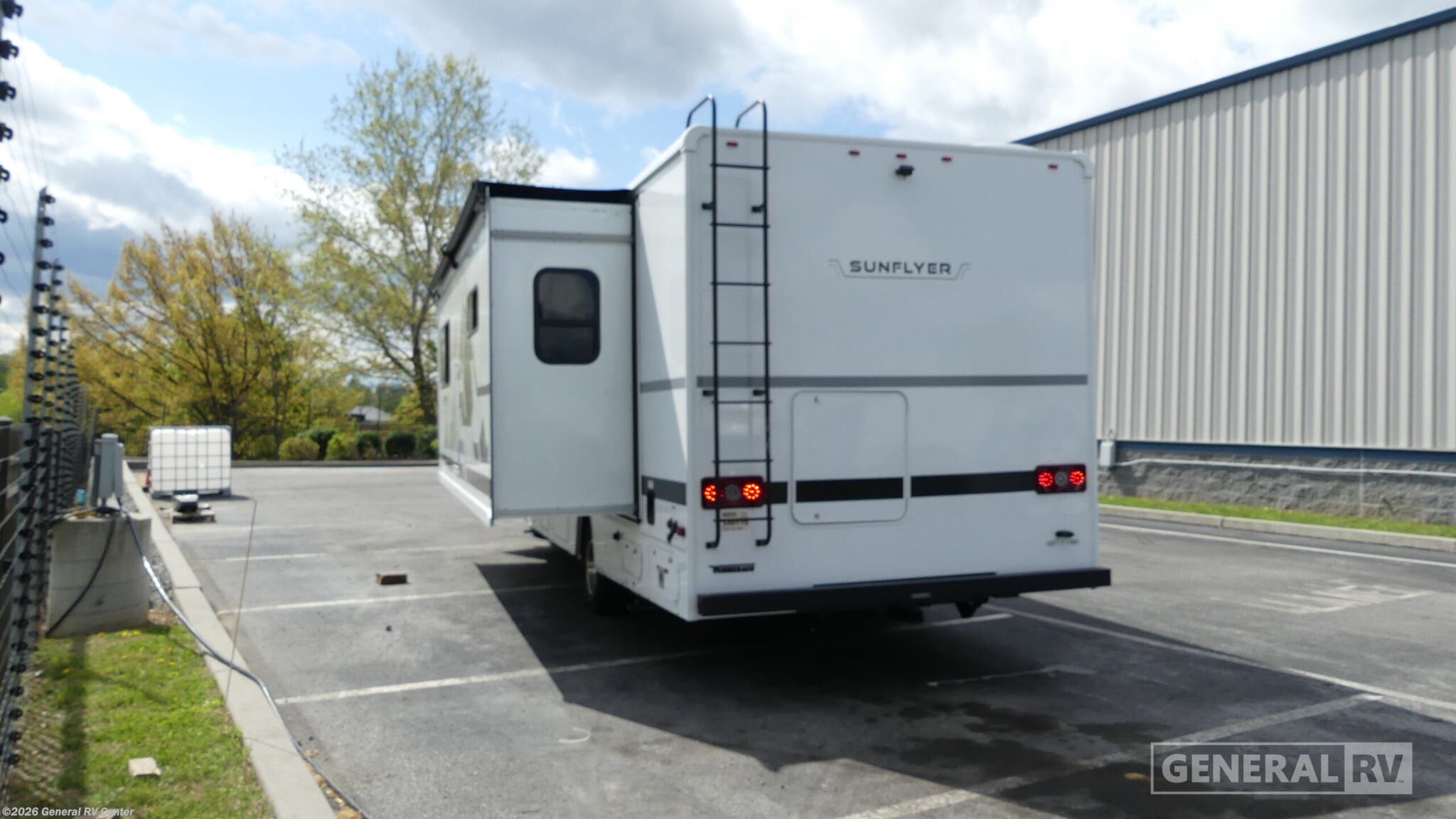 2027 Sunflyer 28MB by Winnebago from General RV Center in West Chester, Pennsylvania