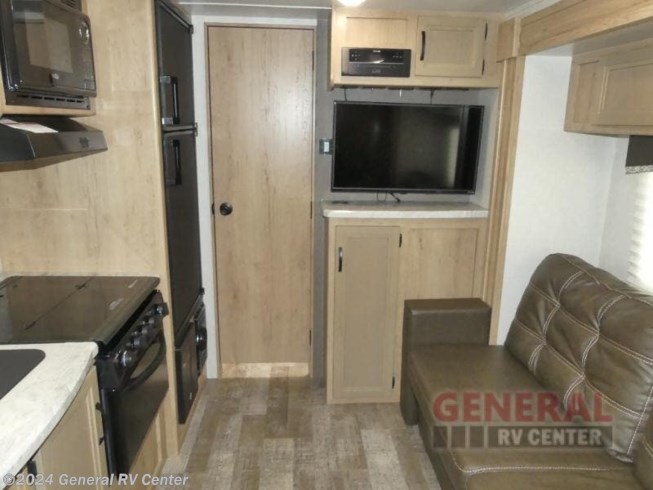 2021 Micro Minnie 2106DS by Winnebago from General RV Center in Fort Pierce, Florida