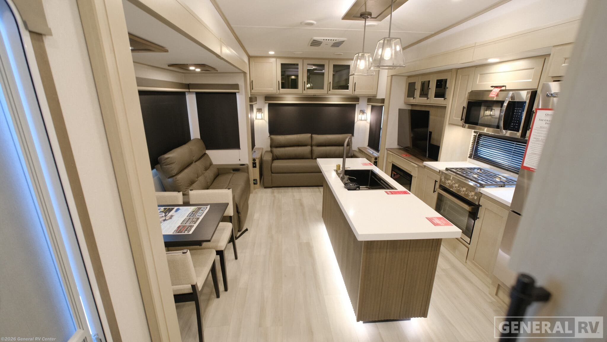 2026 Grand Design SOLITUDE-I 2903RL - New Fifth Wheel For Sale by General RV Center in Fort Pierce, Florida