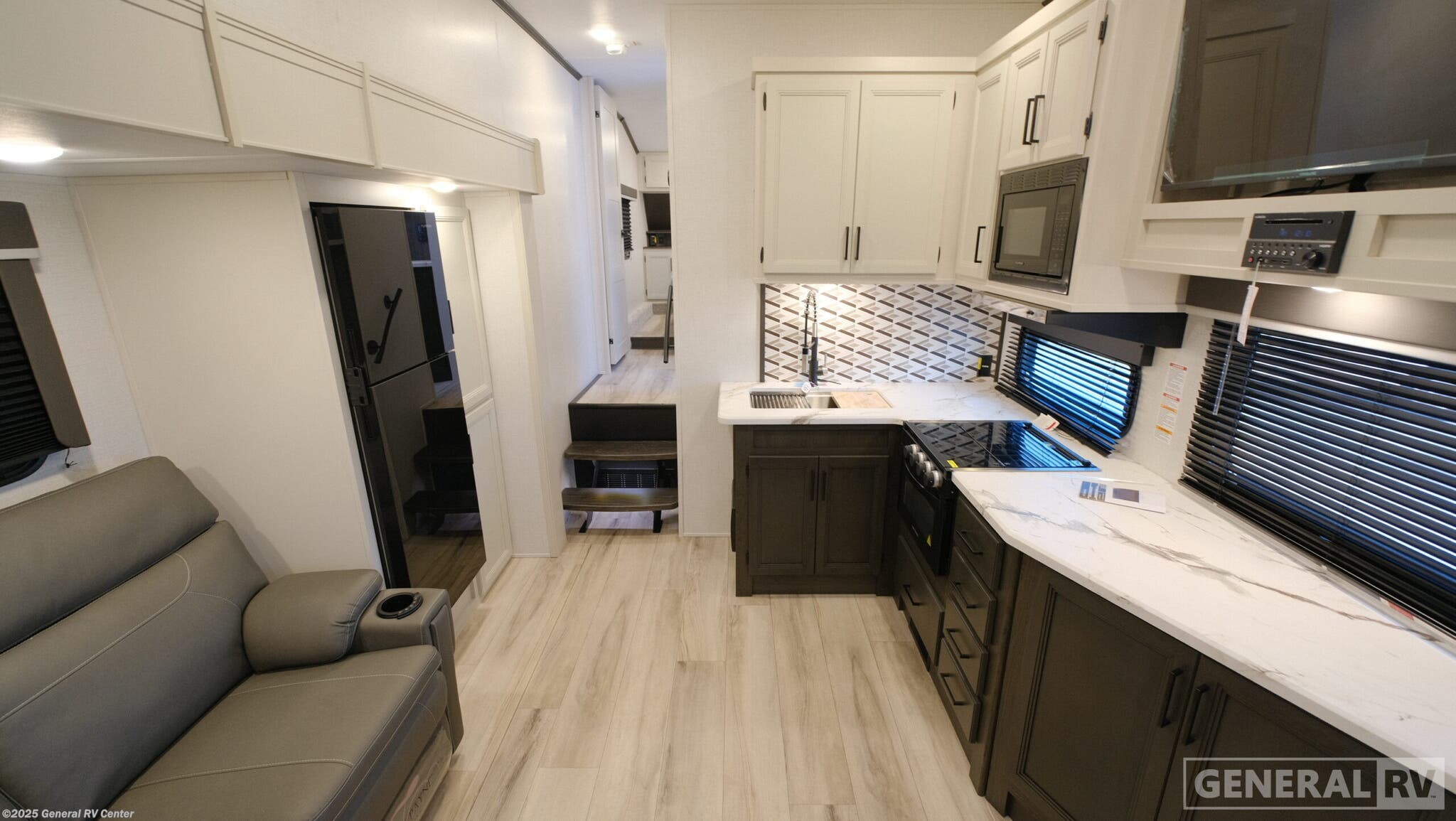 New 2026 Keystone Arcadia 25SRD available in Fort Pierce, Florida