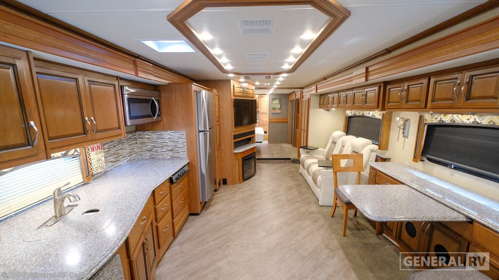2017 Fleetwood PACE-ARROW LXE 38K - Used Class A For Sale by General RV Center in Fort Pierce, Florida