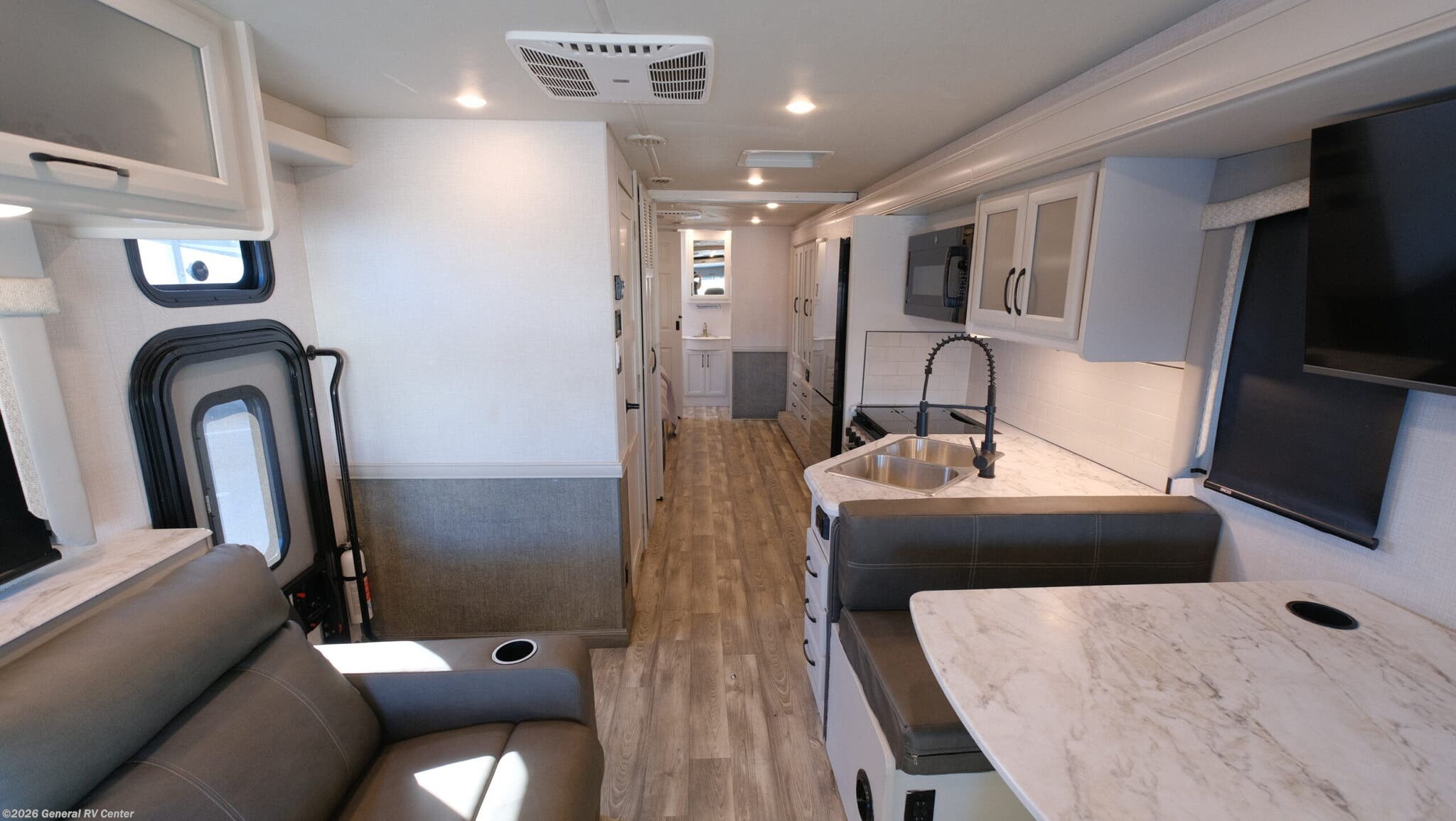 2024 Fleetwood Flair 32N - Used Class A For Sale by General RV Center in Fort Pierce, Florida