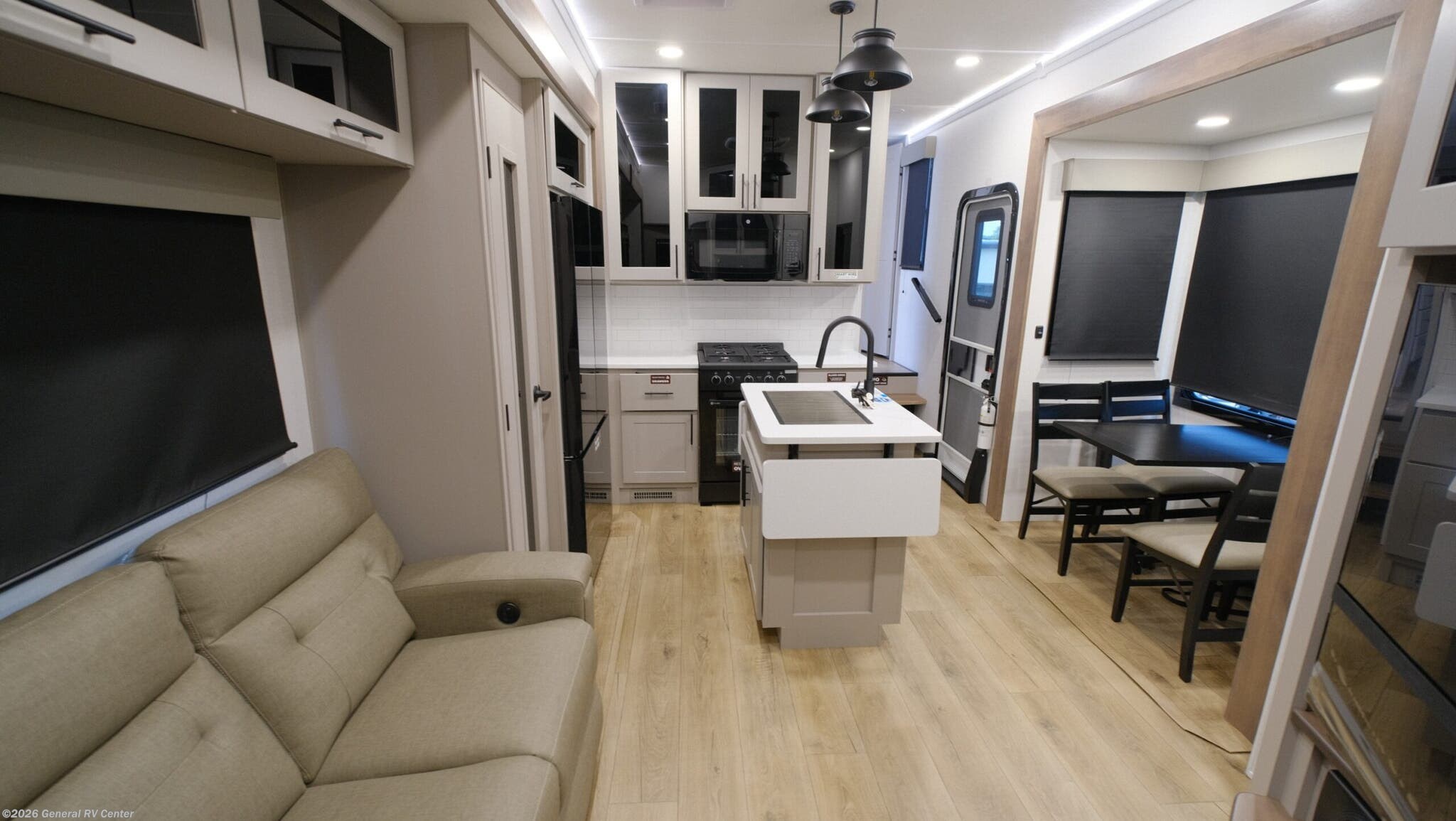 New 2026 Alliance RV Valor 42V14 available in Fort Pierce, Florida