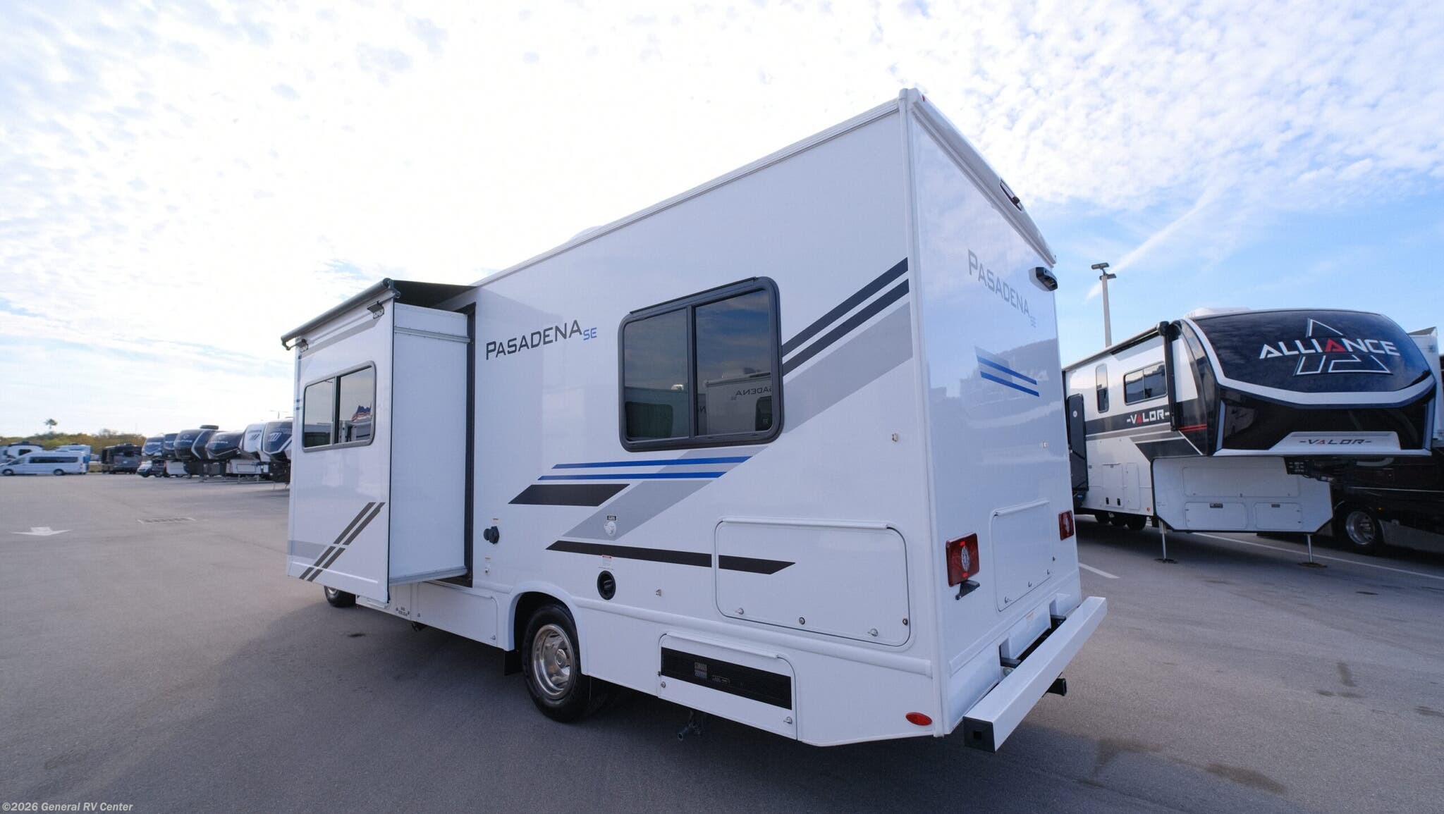 2026 Pasadena SE SZ25 Chevy by Thor Motor Coach from General RV Center in Fort Pierce, Florida