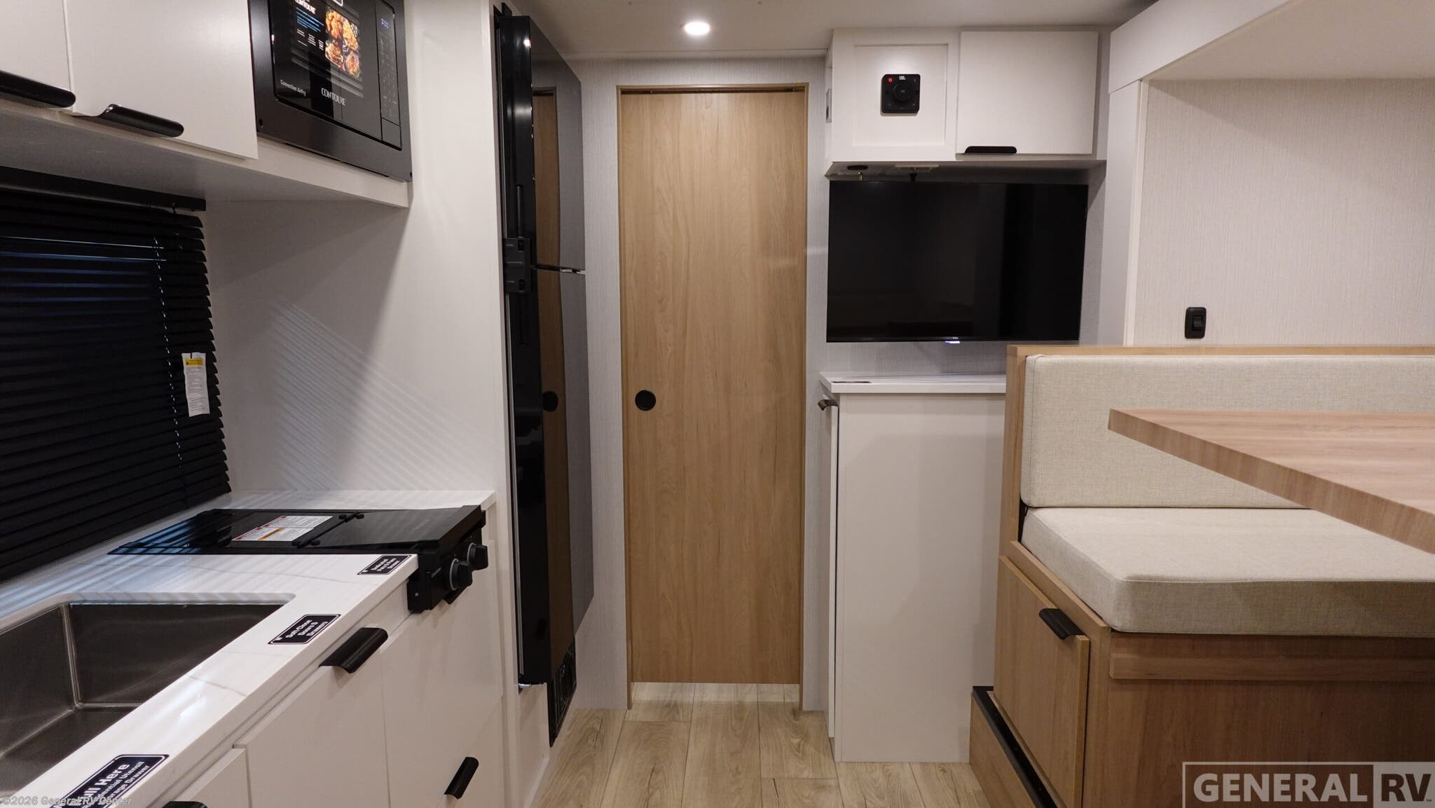 2026 Winnebago Micro Minnie 2108TB - New Travel Trailer For Sale by General RV Center in Fort Pierce, Florida