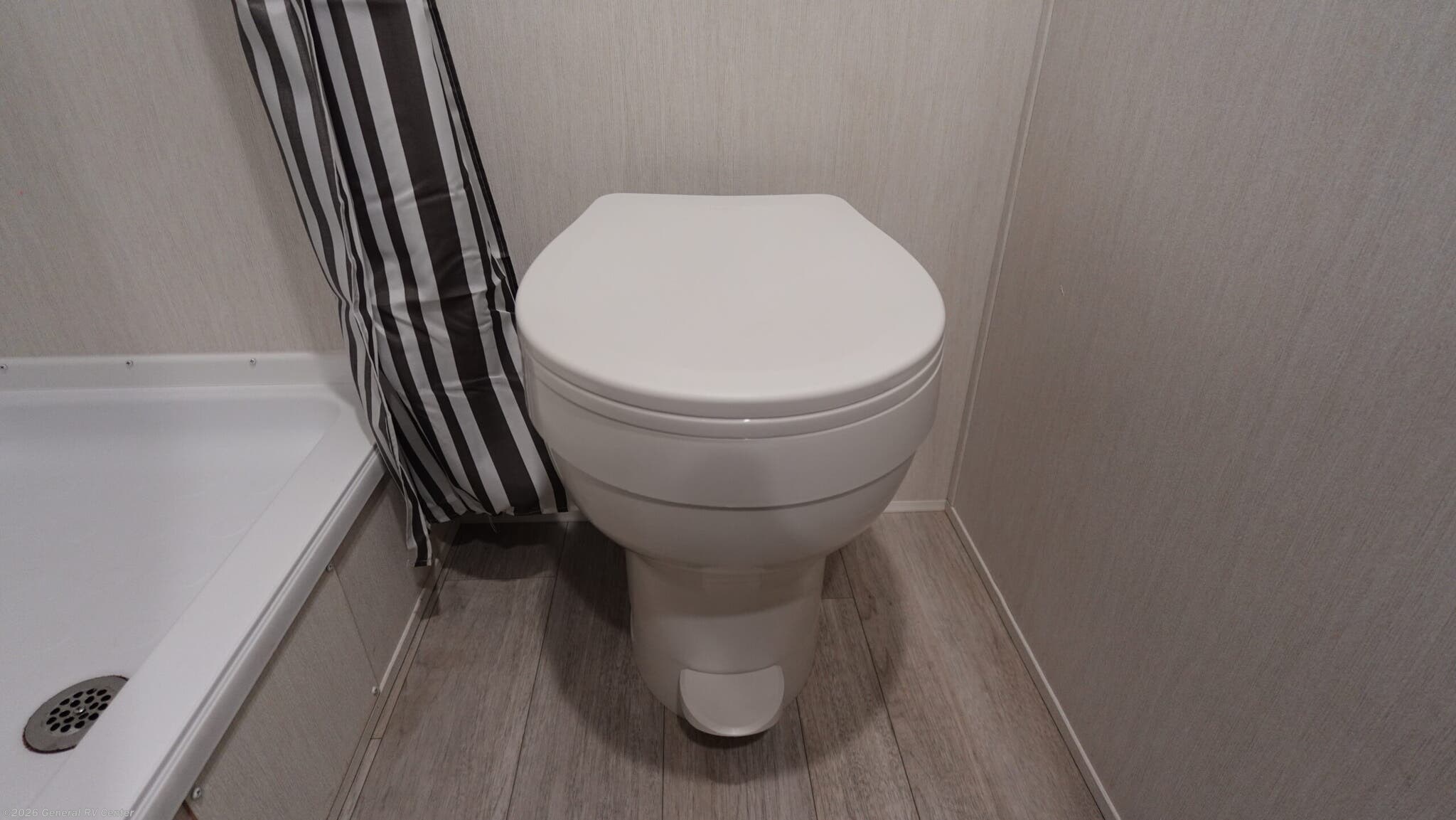 2026 Winnebago Thrive 22MLS - New Travel Trailer For Sale by General RV Center in Fort Pierce, Florida